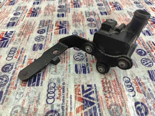 5N0121093A | Devirdaim Pompası Braketi | VW Caddy, CC - Audi A3, Q3 - Seat Alhambra, Altea VAG