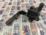5N0121093A | Devirdaim Pompası Braketi | VW Caddy, CC - Audi A3, Q3 - Seat Alhambra, Altea - 1
