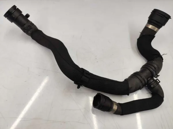 8K0122293F | Radyatör Hortum Flanşı | Audi A4, A5, A6, Q5 VAG
