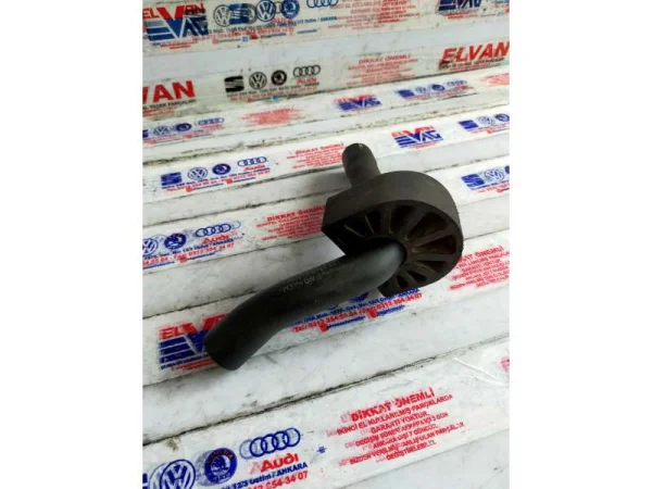 070103474B | VW Transporter Motor Üst Havalandırma Hortumu VAG