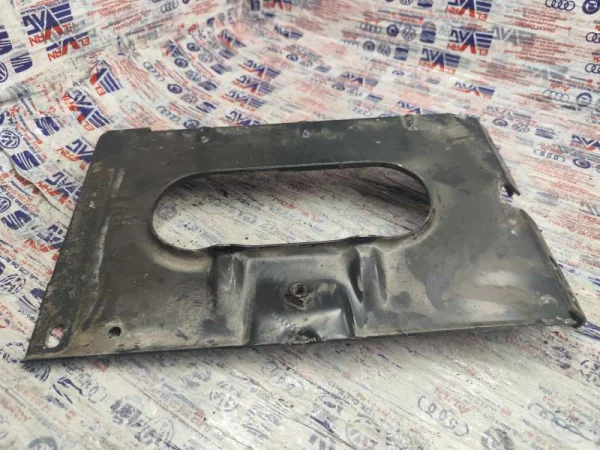 7H0805283F | VW Transporter Akü Alt Konsolu VAG