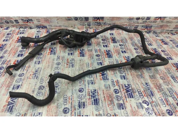 03C103474S | Külbütör Kapağı VAG