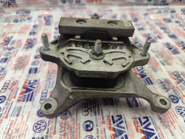 8W0399118C | Audi A4 Şanzıman Alt Kulağı VAG
