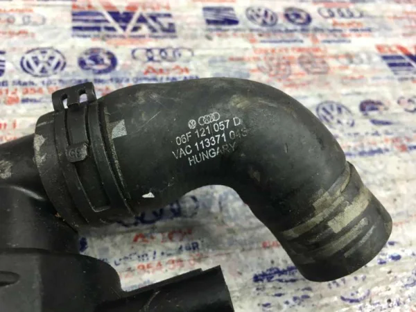 06F121057D | Termostat Su Hortumu | Audi A4, A6 VAG
