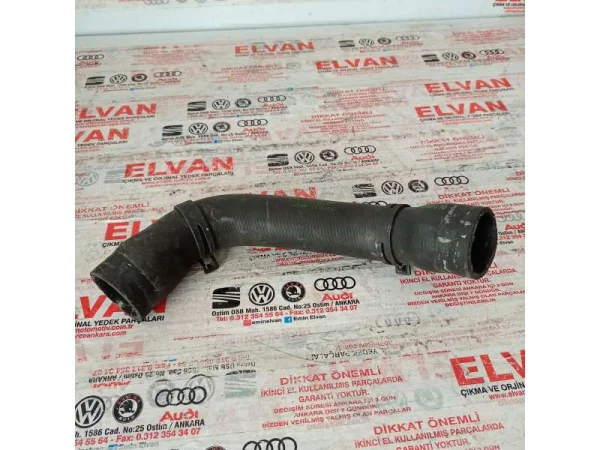 071121063F | VW Passat Soğutma Suyu Flanşı VAG
