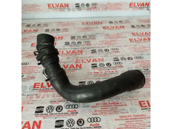 071121063G | VW Passat Soğutma Suyu Hortumu VAG