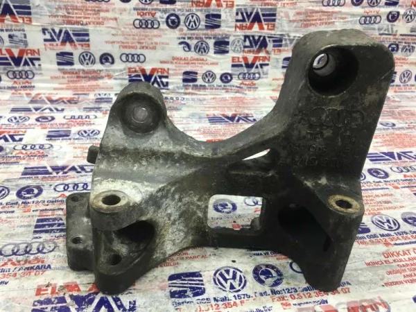 06F903143C | Şarj Dinamosu Klima Kompresör Bağlantı Ayağı | VW Caddy, Golf, Touran - Audi A3 VAG