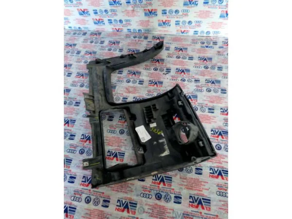 5C7857367 | VW Jetta Arka Koltuk Küllük Kapağı VAG