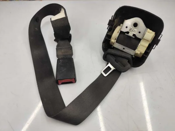 5C6857807M | VW Jetta Arka Orta Emniyet Kemeri VAG