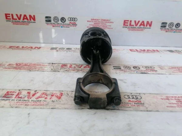 045105401C | Piston Kolu VAG