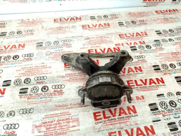 8E0399105J | Audi A4 Şanzıman Takozu VAG