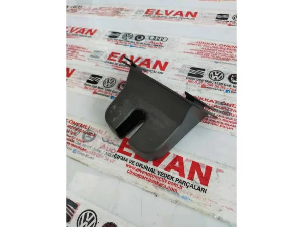 5C6827520 | VW Jetta Bagaj Kilit Kapağı VAG