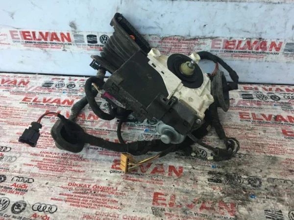 1K5837401AM | Sol Ön Cam Kriko Motoru VAG
