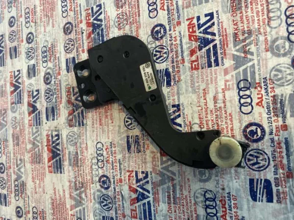 7E0843436C | VW Transporter Otomatik Sürgülü Kapı Üst Sağ Makarası VAG