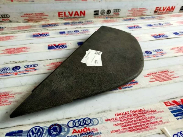 1K0858247D | Sol Torpido Yan Kapağı | VW Golf, Jetta, Vento VAG