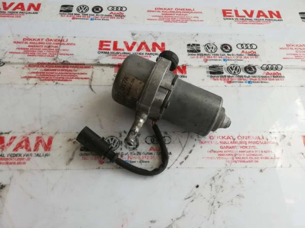 8E0927317A | Vakum Pompası | VW Passat, Phaeton, Touareg - Audi A4, A6, A8 VAG