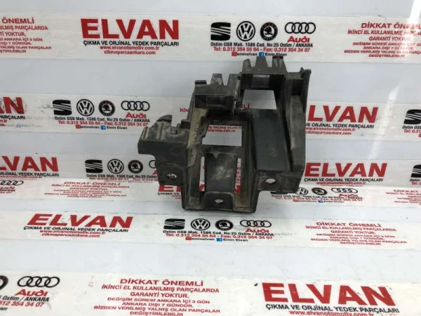 5C6807394A | Arka Tampon Sağ Braketi | VW Jetta, Vento VAG