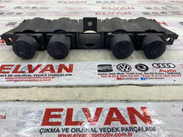 8N0941569A | Audi TT Düğme Paneli VAG