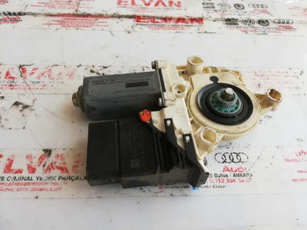 973622-106 | Arka Sağ Cam Motoru VAG