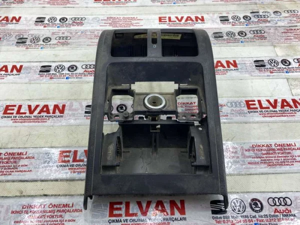 3C0858338 | VW Passat Küllük Çerçevesi VAG
