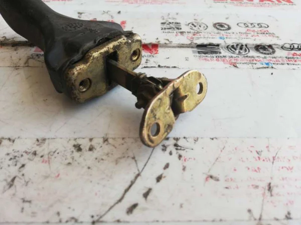 6N4839282 | VW Polo Sağ Kapı Kilit Karşılığı VAG