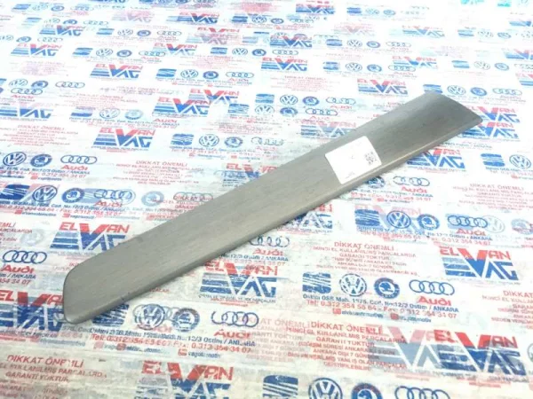 5C6867440A | VW Jetta Sağ Ön Kapı İç Trim Çıtası VAG