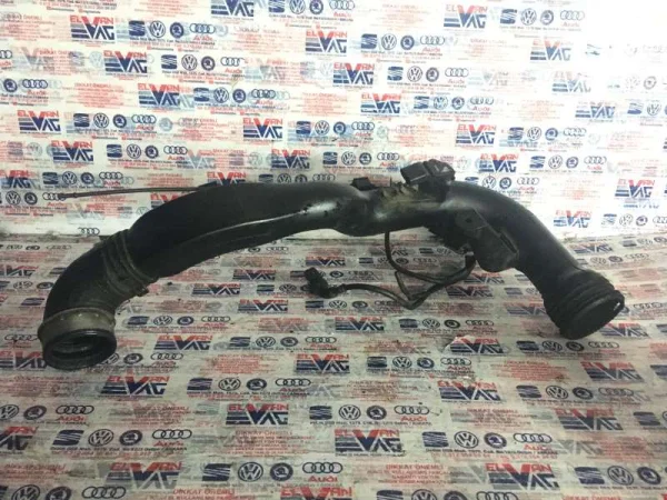 8E0145762E | Turbo Hava Hortumu VAG