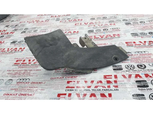 3C0854856C | VW Passat Arka Sağ Marşpiyel Kapak Çıtası VAG