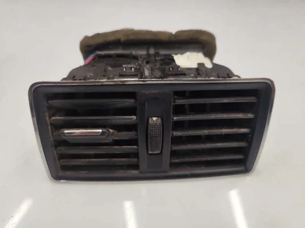 3V0819203A | Skoda Superb Arka Konsol Havalandırma Izgarası VAG