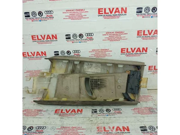 4D0867240R | Audi A8 Orta Direk Kaplaması VAG