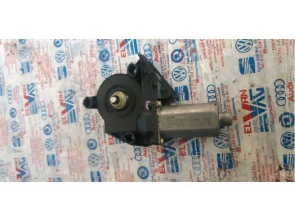 0130821998 | Elektrikli Sağ Ön Cam Motoru VAG
