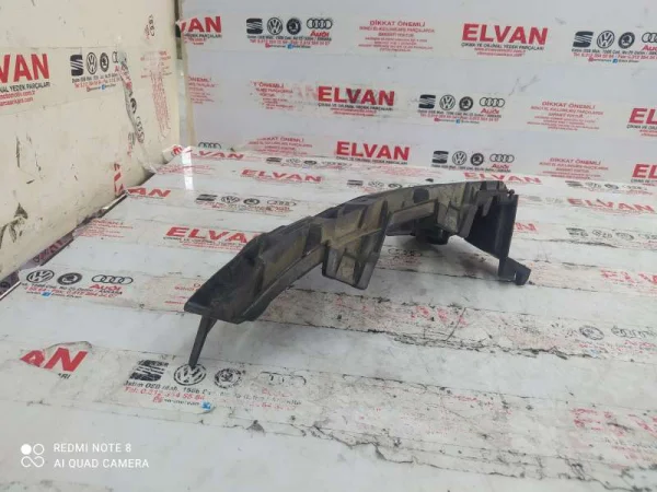 3G5807484 | VW Passat Arka Sağ Tampon Bağlantı Braketi VAG