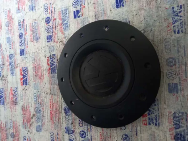 7H0601151C | VW Transporter Jant Göbeği VAG