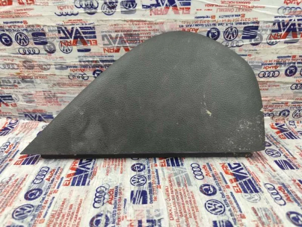 5C6858248 | VW Jetta Sağ Göğüs Yan Kapağı VAG
