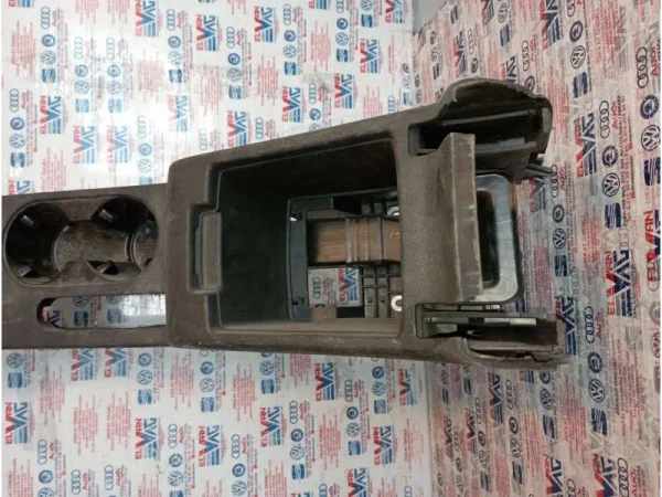 5C6864255 | VW Jetta Arka Havalandırma Kanalı VAG