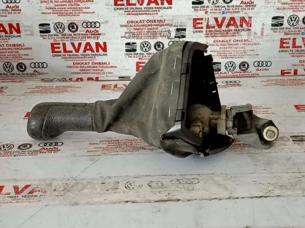 6Q0711112B | Audi A1 Vites Seçici Kolu VAG