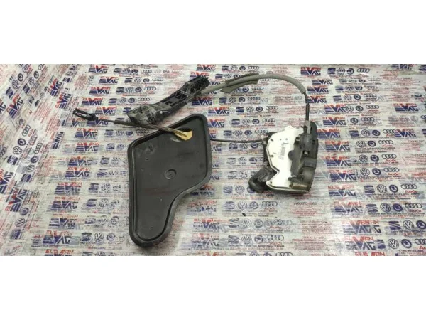 5C6837916B | VW Jetta Sağ Kapı Stoper Kapağı VAG