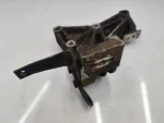 701422903A | VW Transporter Sağ Motor Takozu Braketi - 1
