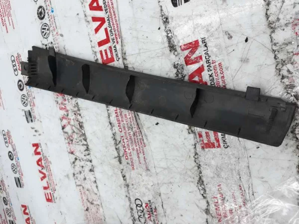 1K0868223A | Sağ Yan Göğüs Kaplaması | VW Golf, Jetta, Vento VAG