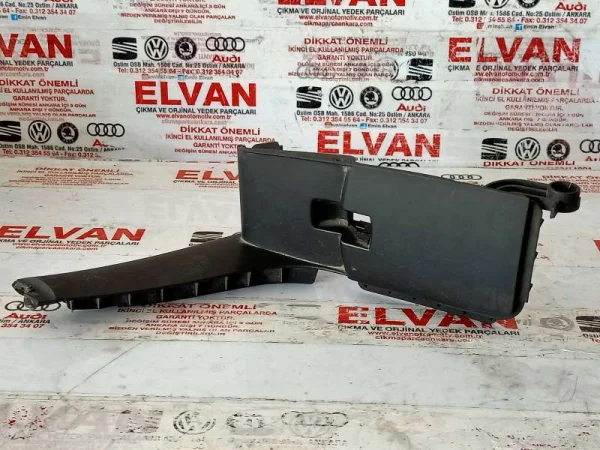 8P4959522 | Audi A3 Sağ Cam Açma Düğme Çerçevesi VAG