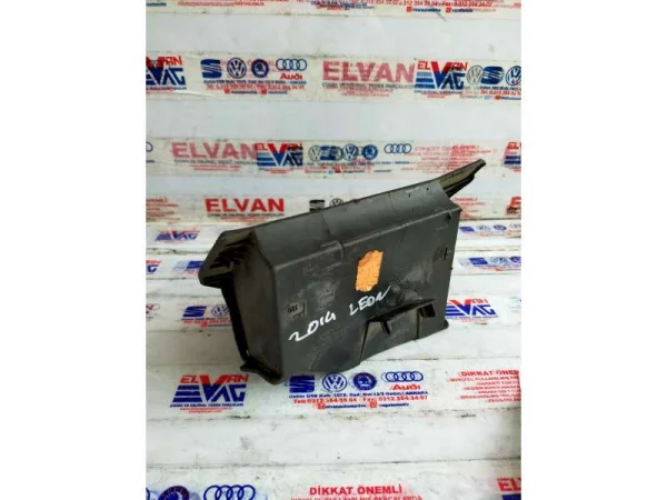 5F1857506 | Seat Leon Torpido Kapağı VAG