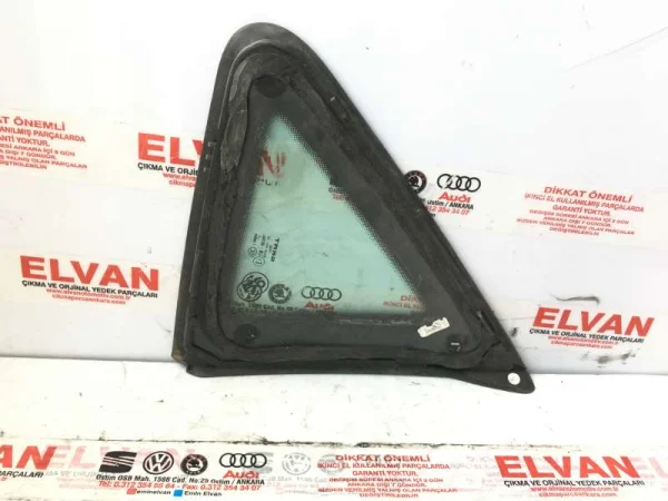 5F4845041H | Seat Leon Sabit Arka Yan Cam VAG