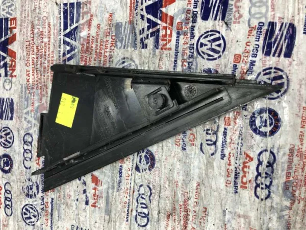 5F4839637C | Seat Leon Sol Arka Kapı Cam Kenar Çıtası VAG