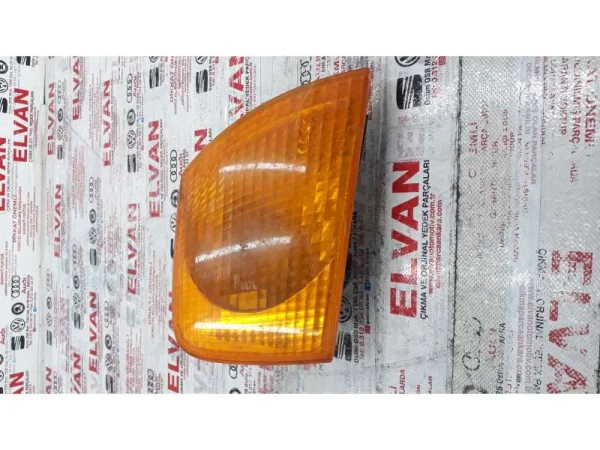 3B0953050 | VW Passat Sağ Ön Sinyal Lambası VAG