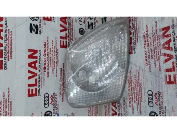 084411516RF | Sağ Ön Sinyal Lambası VAG