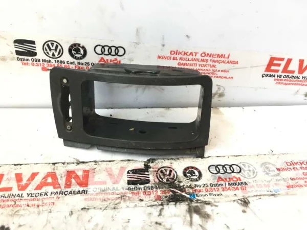 6N1819709 | Sol Havalandırma Izgarası VAG
