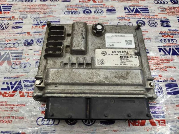 03P906021L | Skoda Fabia Motor Beyni VAG
