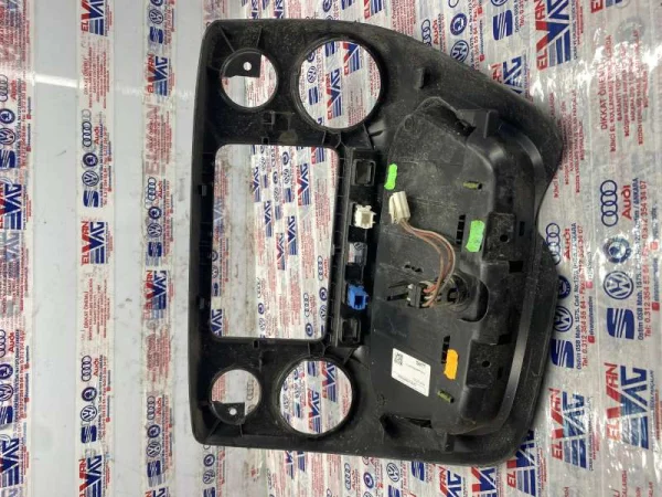 2H0857922A | VW Amarok Üst Torpido Gözü VAG