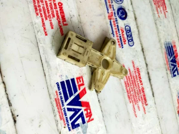 3B0839833 | VW Passat Arka Kapı Kilit Mekanizması VAG