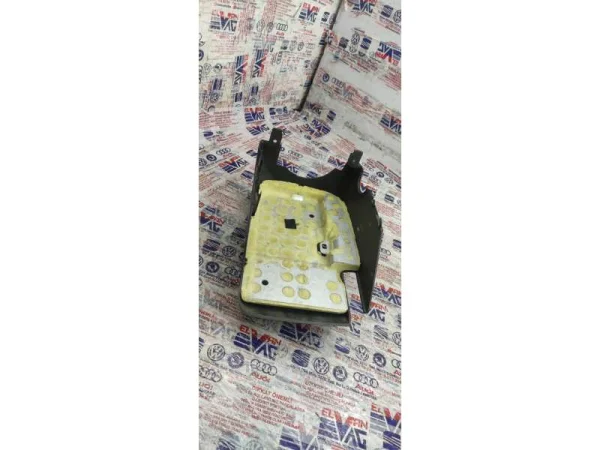 5N0858566E | Direksiyon Kolon Alt Kapağı VAG